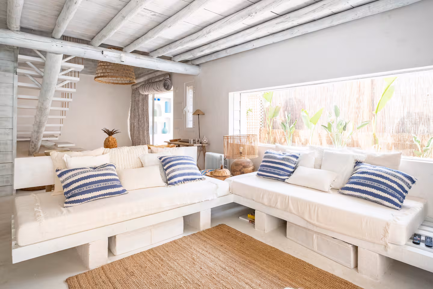 Living lounge